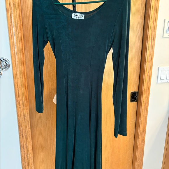 NEW Basics Dark Green Dress - medium - Picture 10 of 12
